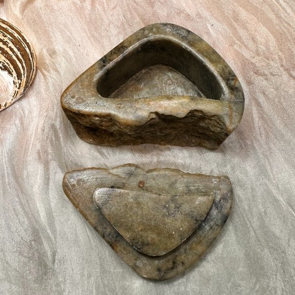 Rough Stone Edge Etched Soap Stone Butterfly Box - Picture 3 of 4